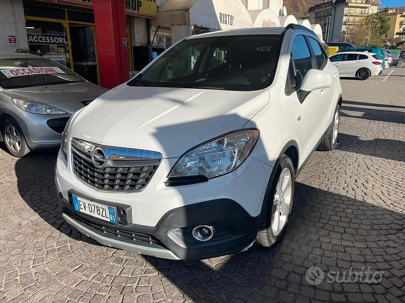 Bianco Usata 2014 Opel Mokka SUV | 7999 € (Buon prezzo) - Immagine 1/4