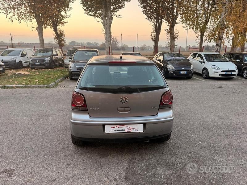 Usata VW Polo Trendline 69 CV (50 kW) 2006 Grigio Utilitaria