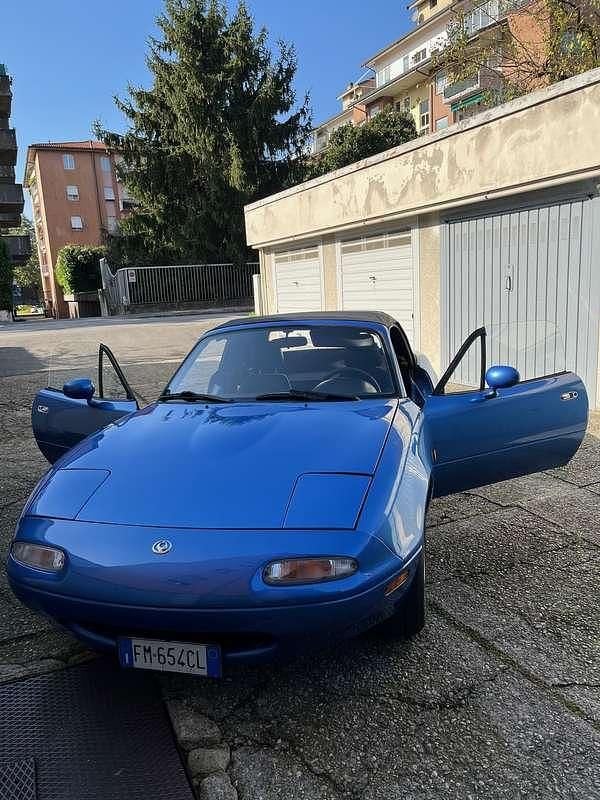 Usata Mazda MX5 90 CV (66 kW) 1995 Blu/azzurro Cabrio