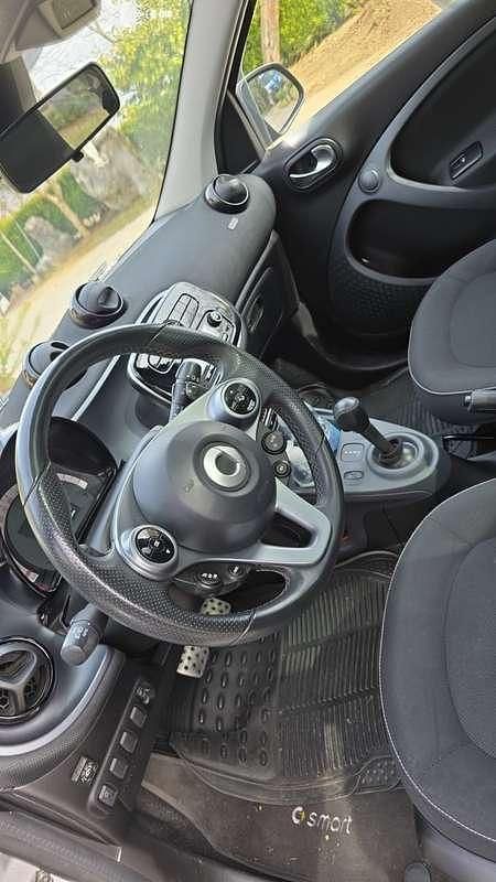 Usata Smart ForFour Superpassion 90 CV (66 kW) 2019 Nero Utilitaria