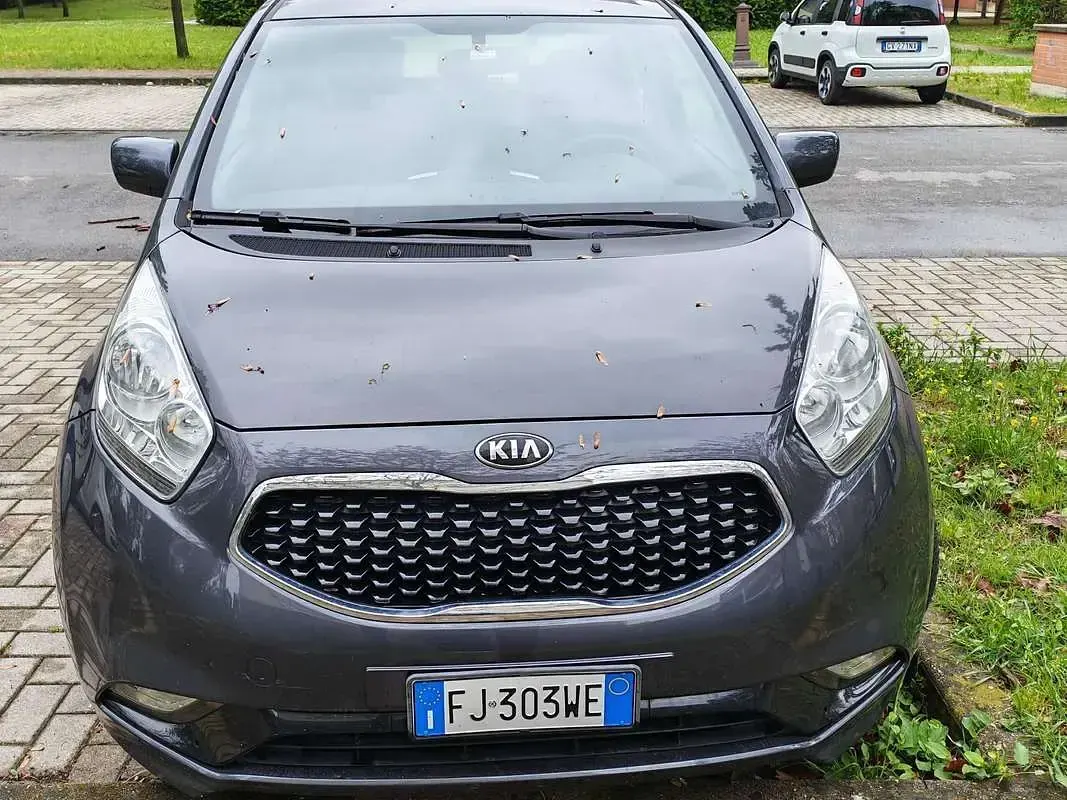 Usata Kia Venga Active 90 CV (66 kW) 2017 Grigio Utilitaria