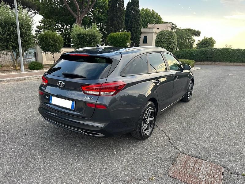 Usata Hyundai i30 135 CV (99 kW) 2021 Grigio Station wagon