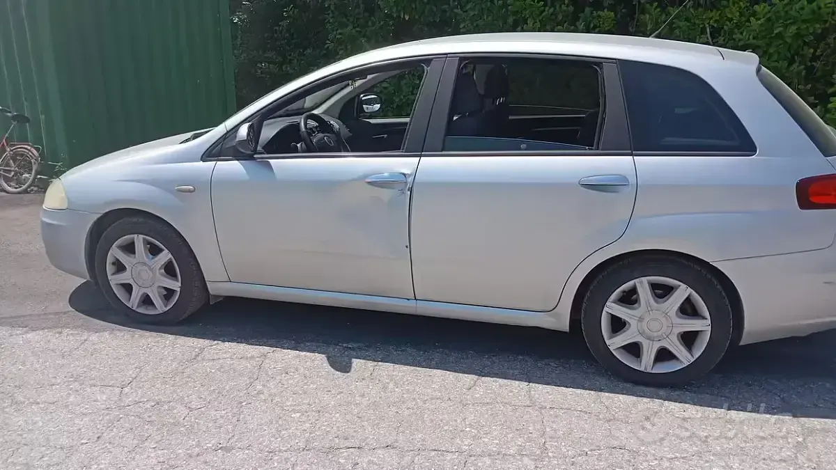 Usata Fiat Croma 150 CV (110 kW) 2006 Grigio Station wagon