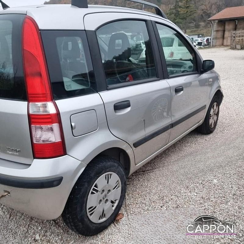 Grigio Usata 2005 Fiat Panda Tre volumi | 2000 € (Super prezzo) - Immagine 1/3
