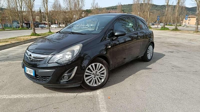 Usata Opel Corsa Edition 75 CV (55 kW) 2014 Utilitaria