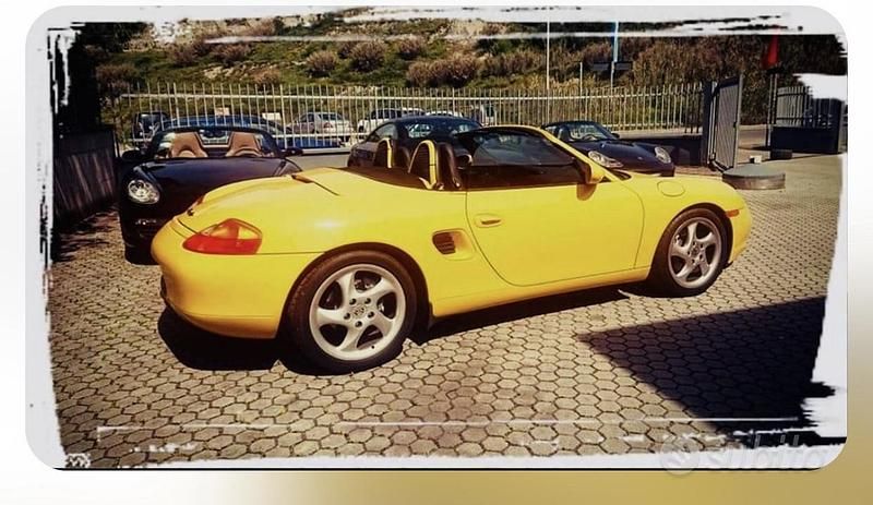 Usata Porsche 986 Boxster 220 CV (161 kW) 2000 Giallo Cabrio