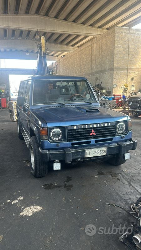 Usata Mitsubishi Pajero 84 CV (61 kW) 1990 Blu SUV