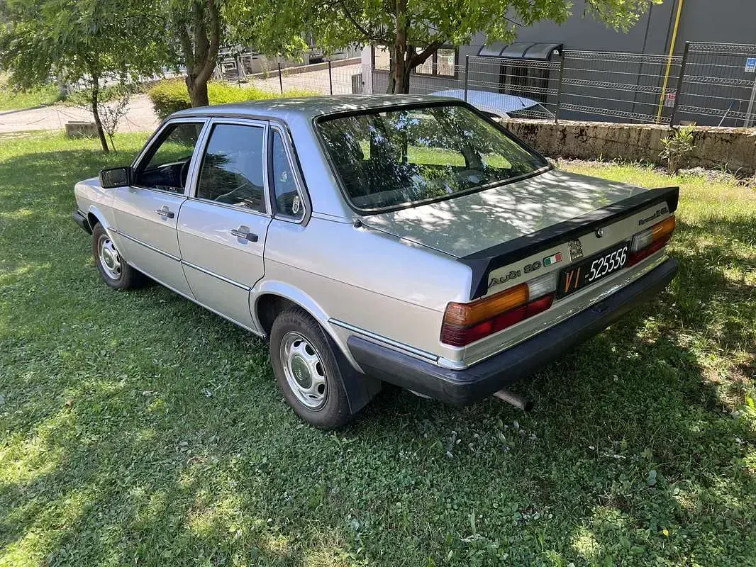 Usata Audi 80 85 CV (62 kW) 1982 Verde Berlina