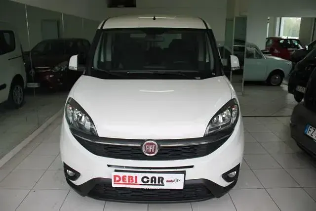 Usata Fiat Doblò 120 CV (88 kW) 2021 Bianco Monovolume