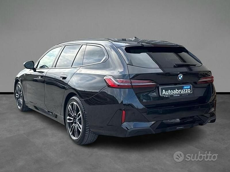 Usata BMW 540 M Sport 266 CV (195 kW) 2025 Nero Station wagon