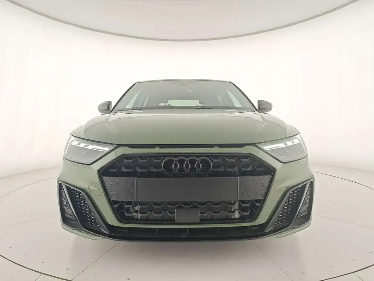 Nuova Audi A1 S-Line 116 CV (85 kW) 2025 Verde district SUV
