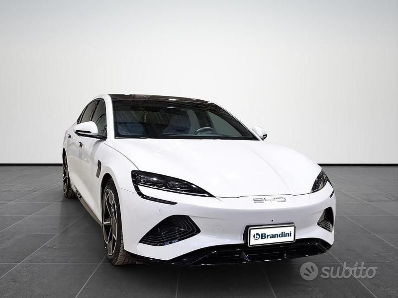 Usata BYD Seal Design 230 kW (313 CV) 2024 Bianco Berlina