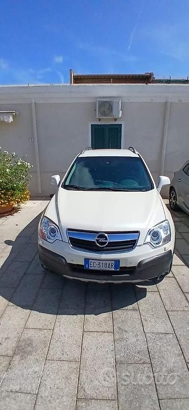 Bianco Usata 2010 Opel Antara SUV | 5500 € (Buon prezzo) - Immagine 1/4