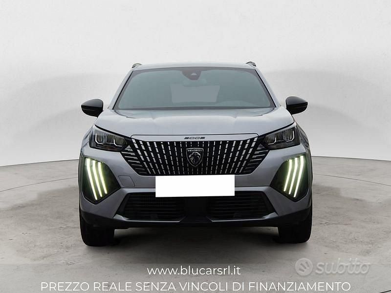 Usata Peugeot 2008 Allure 102 CV (75 kW) 2024 Grigio SUV