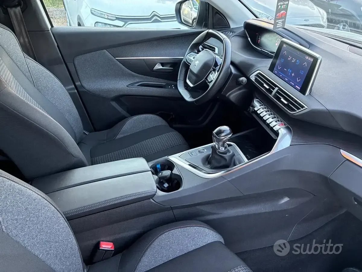 Usata Peugeot 3008 Allure 131 CV (96 kW) 2022 Bianco SUV