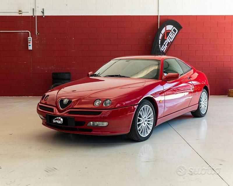 Usata Alfa Romeo GTV 150 CV (110 kW) 2001 Rosso Coupé