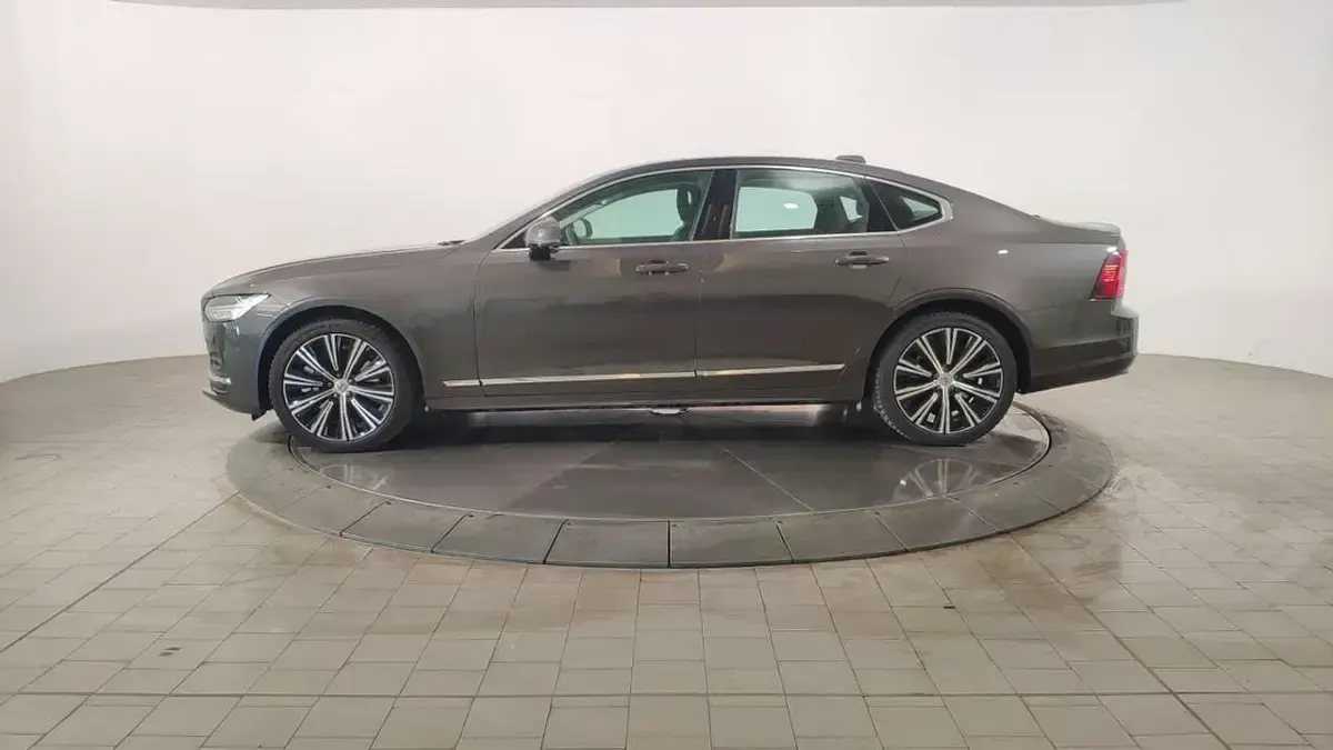 Usata Volvo S90 Plus 197 CV (144 kW) 2025 Grigio Berlina