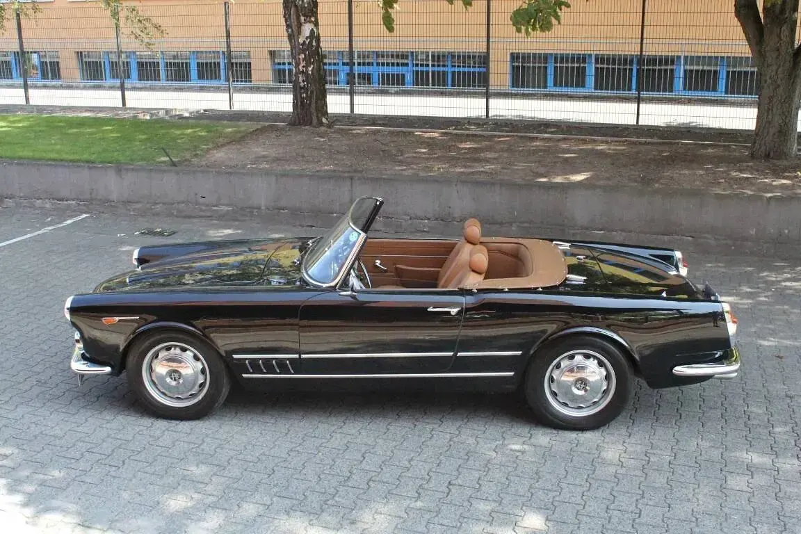 Usata Alfa Romeo 2000 115 CV (84 kW) 1960 Nero Cabrio