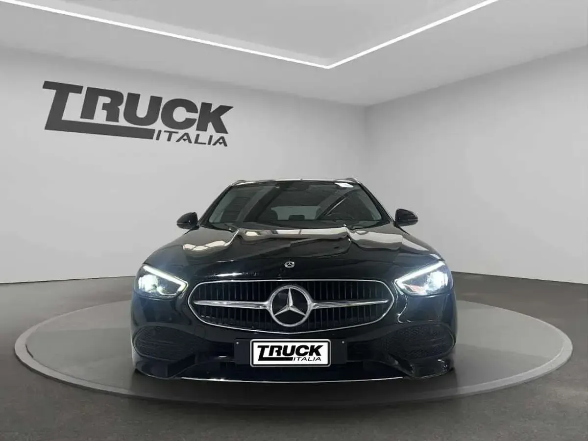 Usata Mercedes C200 204 CV (150 kW) 2022 Nero metallizzato Station wagon