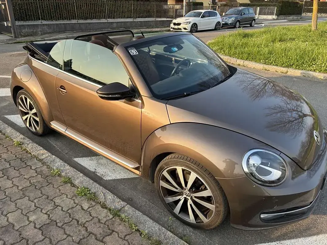 Usata VW Beetle Design 105 CV (77 kW) 2014 Utilitaria