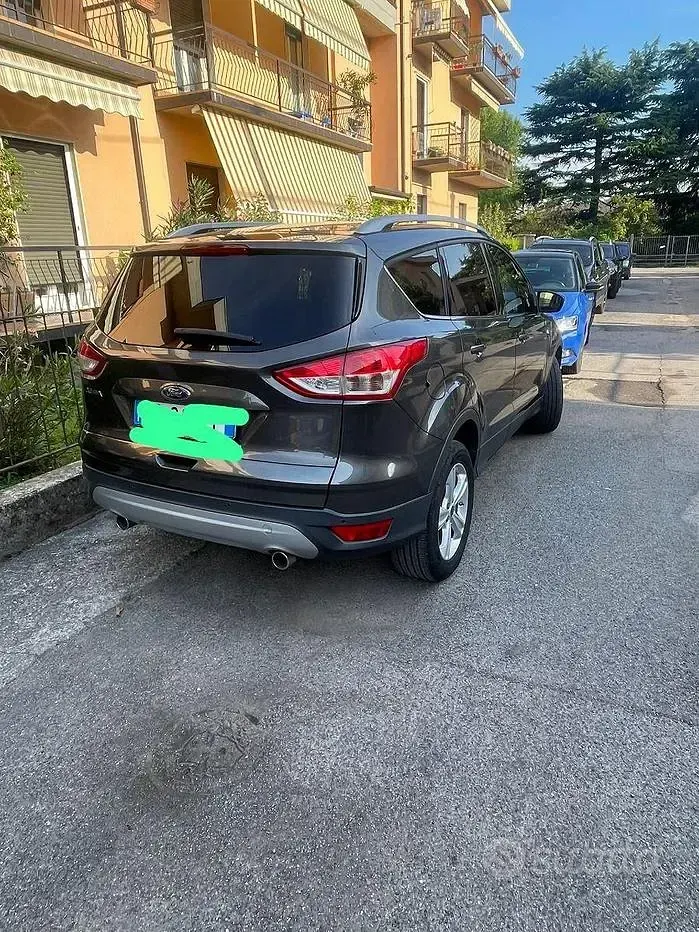 Usata Ford Kuga 120 CV (88 kW) 2016 Grigio SUV