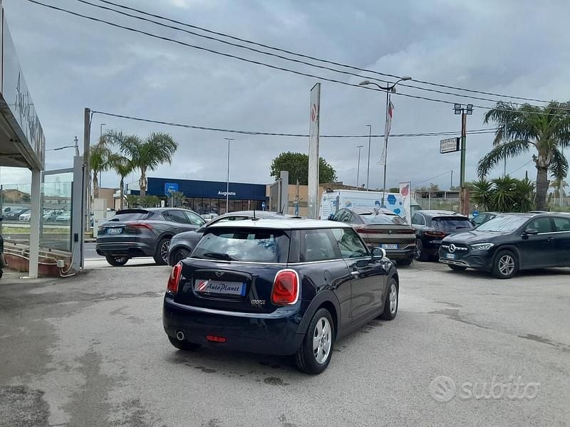 Usata Mini Cooper Business 135 CV (99 kW) 2020 Nero Utilitaria