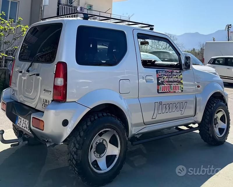 Usata Suzuki Jimny 82 CV (60 kW) 2002 Grigio SUV