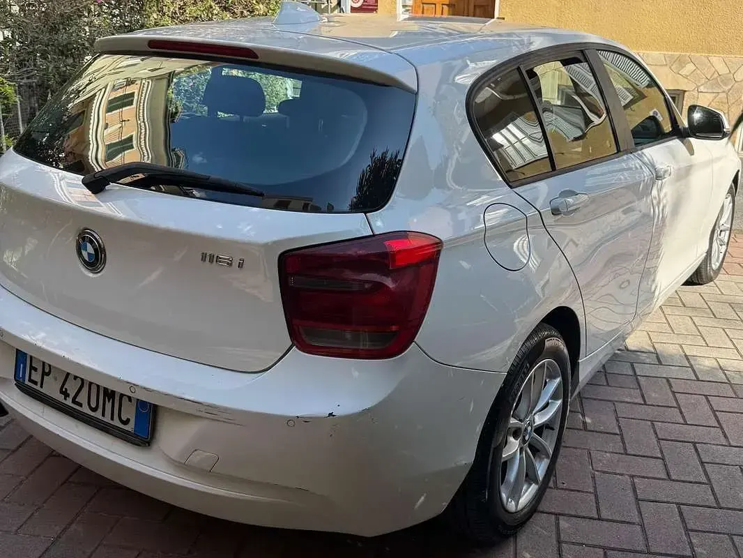 Usata BMW 116 136 CV (100 kW) 2012 Bianco Utilitaria