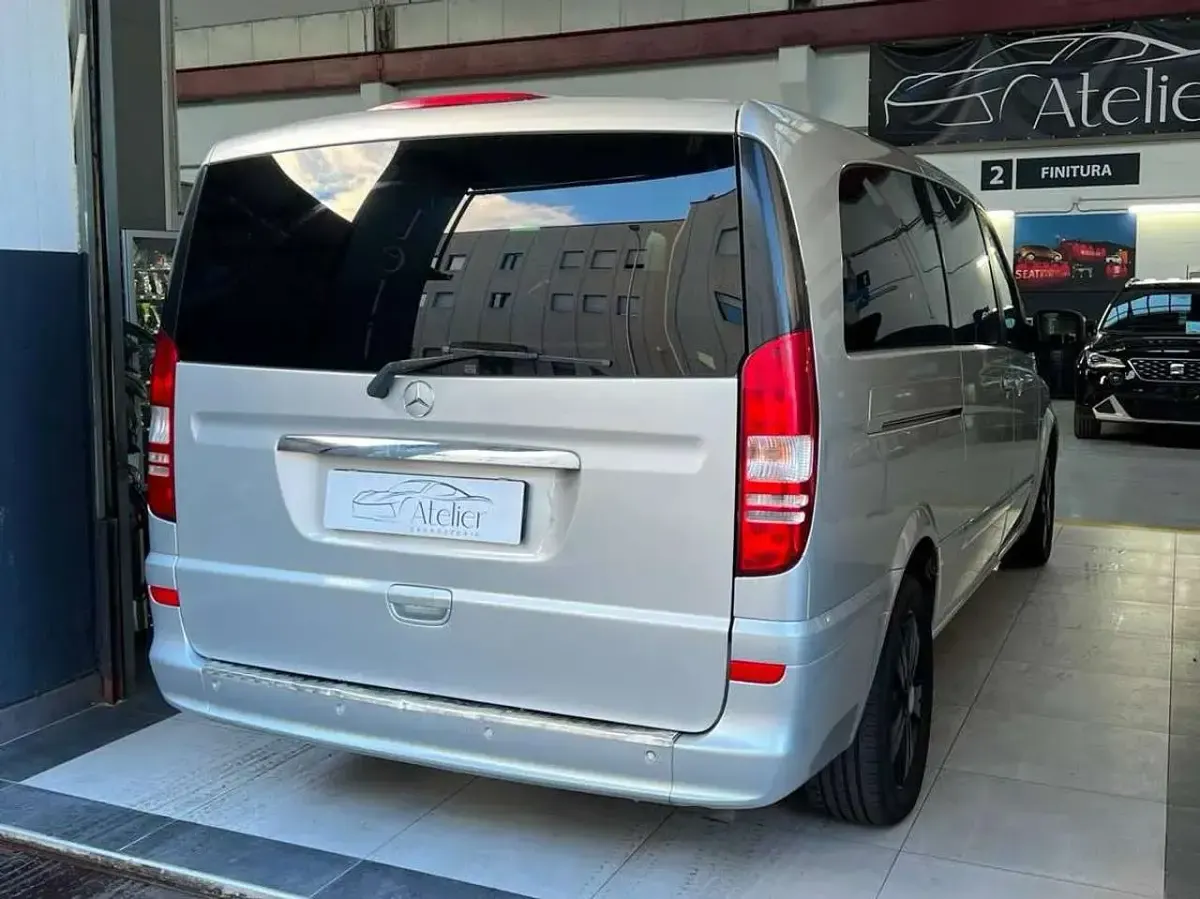 Usata Mercedes Viano 163 CV (119 kW) 2011 Argento Monovolume