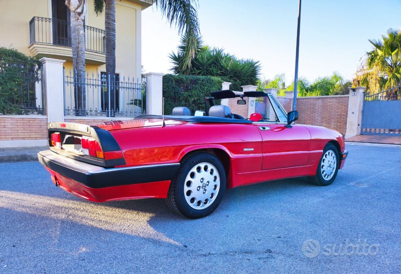 Usato 1987 Alfa Romeo Spider 2.0 Benzin 125 CV (25.000 €)