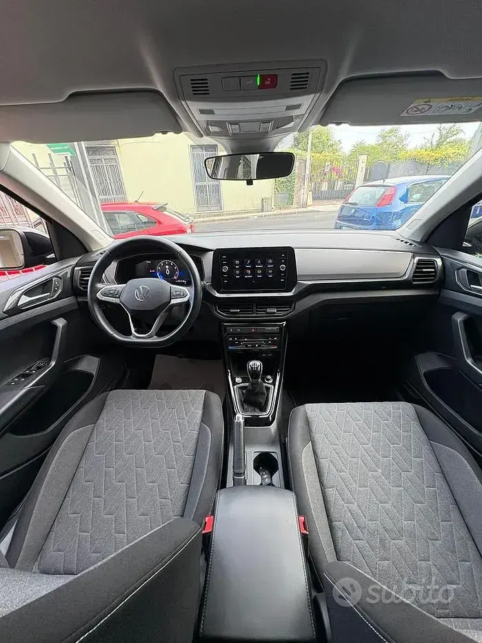 Usata VW T-Cross Life 95 CV (69 kW) 2024 Nero SUV