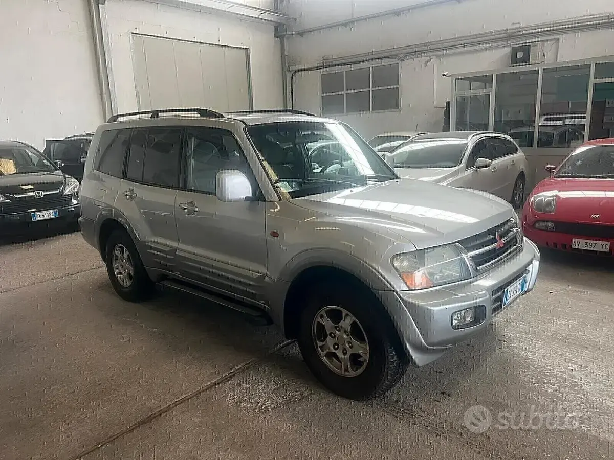 Usata Mitsubishi Pajero 115 CV (84 kW) 2003 Grigio SUV