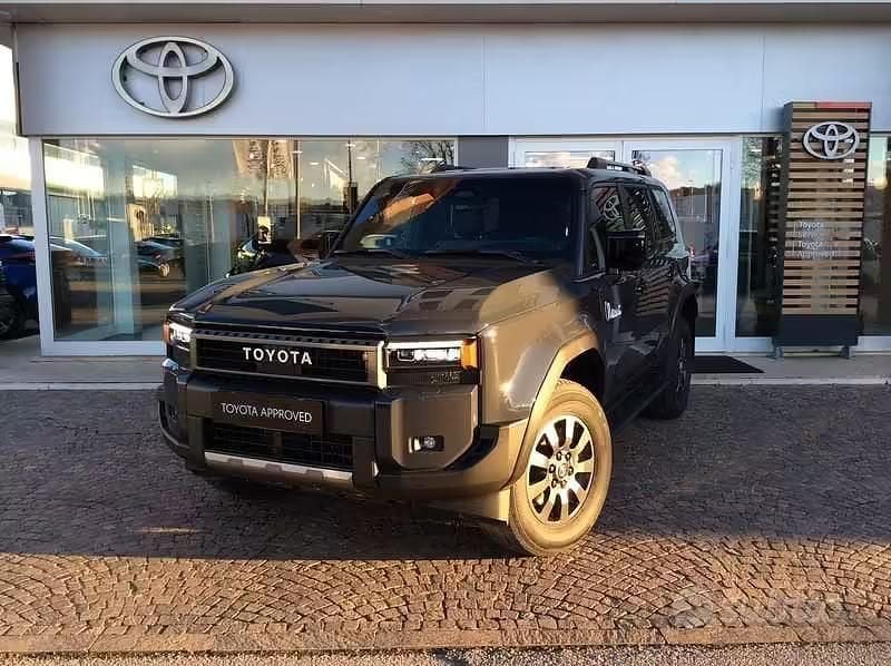 Usata Toyota Land Cruiser 205 CV (150 kW) 2024 Grigio SUV