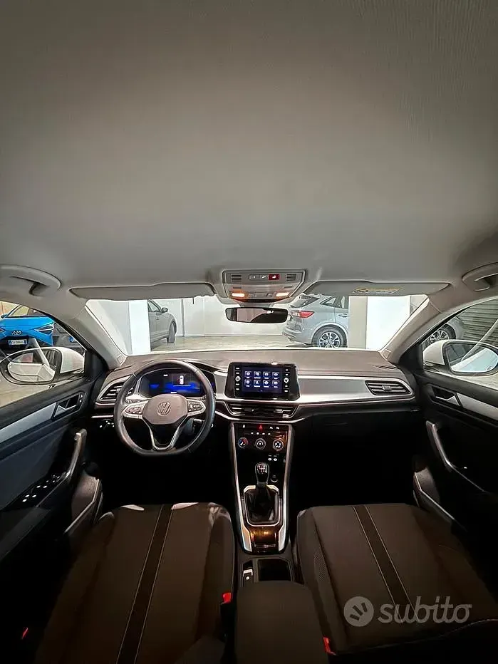 Usata VW T-Roc Life 110 CV (80 kW) 2024 Bianco SUV