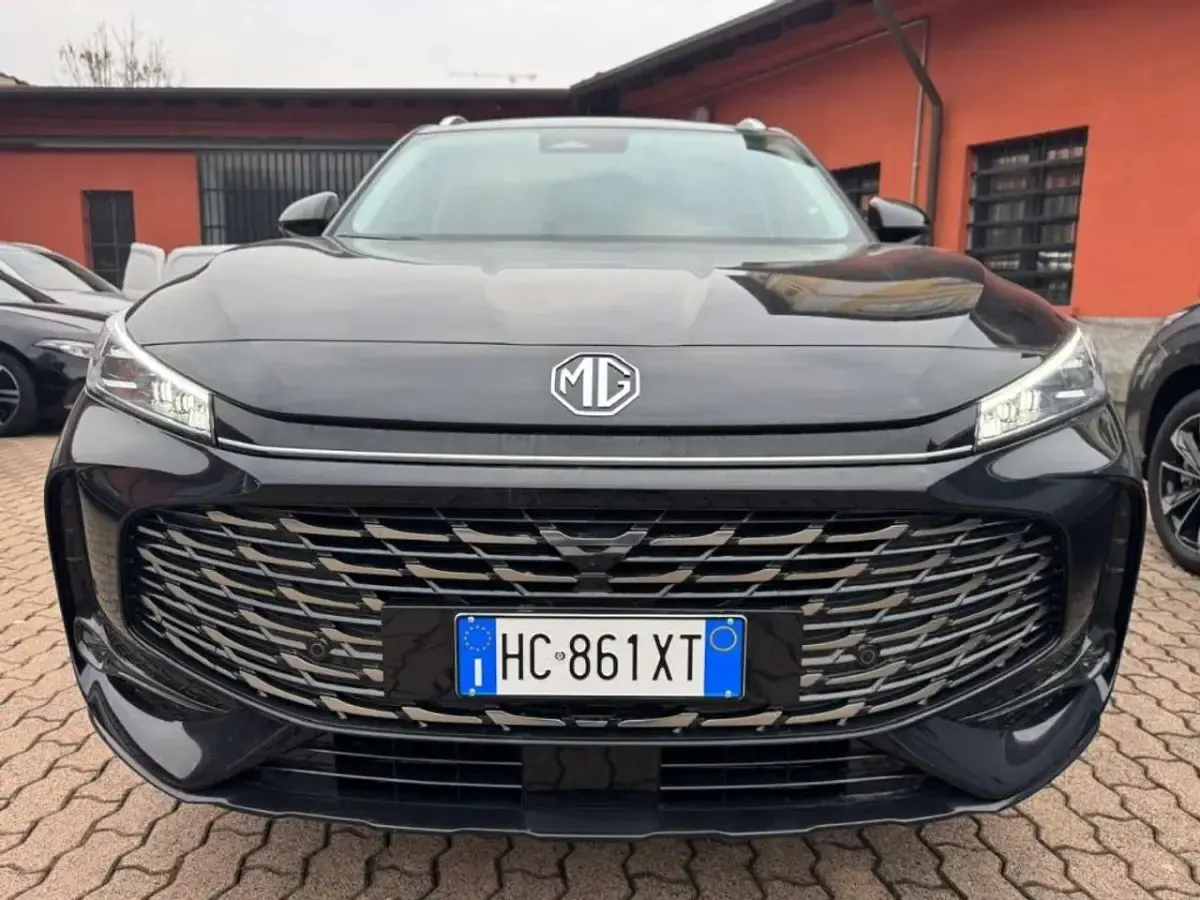 Nuova MG HS Luxury 143 CV (105 kW) 2026 Nero SUV
