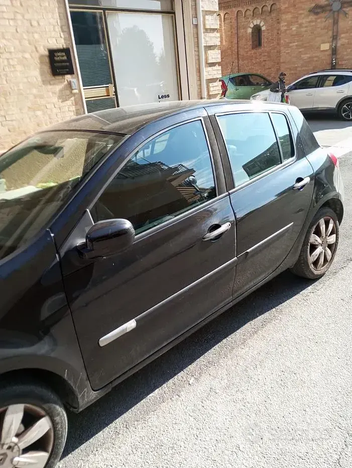 Usata Renault Clio 58 CV (42 kW) 2009 Nero Utilitaria