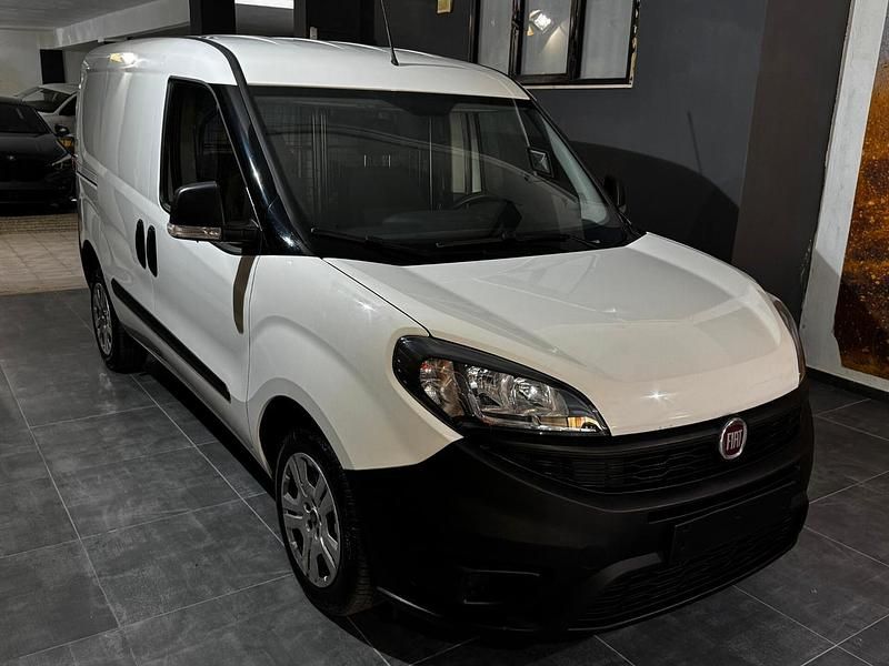 Usata Fiat Doblò 104 CV (76 kW) 2020 Bianco Monovolume