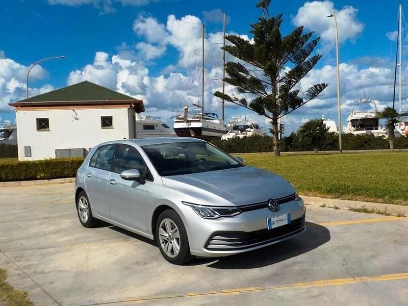 Argento Usata 2020 VW Golf Life Tre volumi | 17.950 € (Super prezzo) - Immagine 1/4