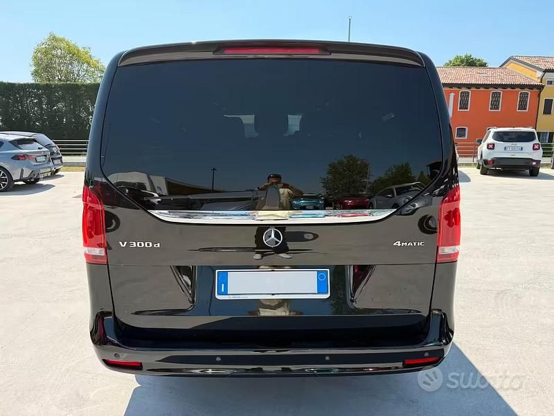 Gebraucht Mercedes V300 AMG 237 PS (174 kW) 2023 Schwarz Van / Kleinbus