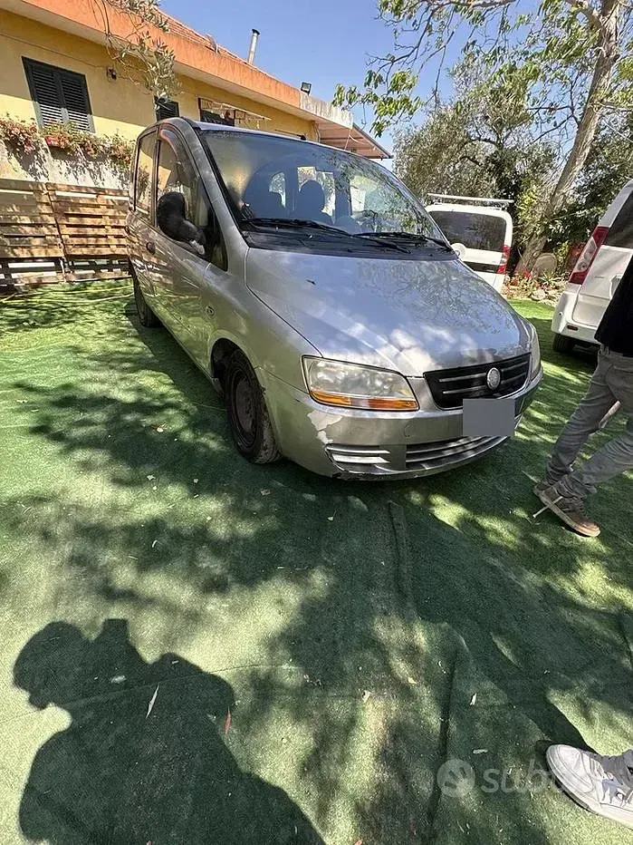 Usata Fiat Multipla 120 CV (88 kW) 2006 Grigio Monovolume