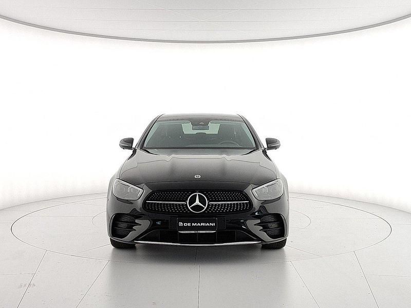 Usata Mercedes E300 Premium Plus 194 CV (142 kW) 2022 Nero Berlina