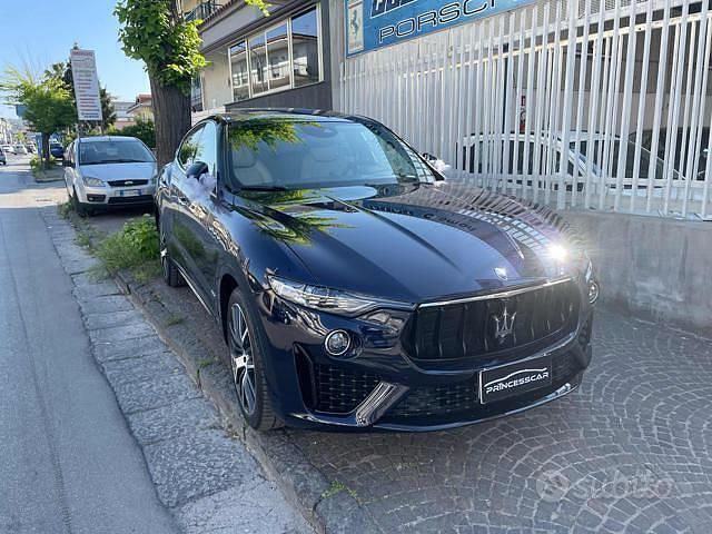 Usata Maserati GranSport 350 CV (257 kW) 2018 Blu Station wagon