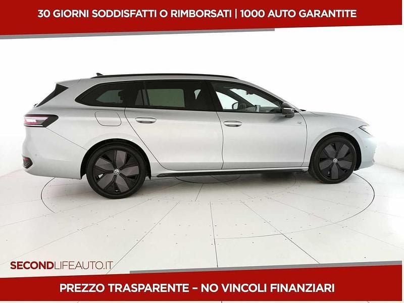 Usata VW Passat R-line 150 CV (110 kW) 2024 Argento Station wagon