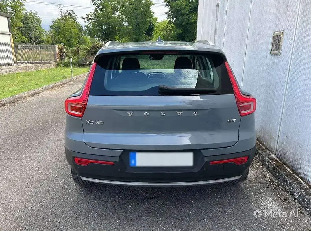 Usata Volvo XC40 150 CV (110 kW) 2020 Grigio SUV