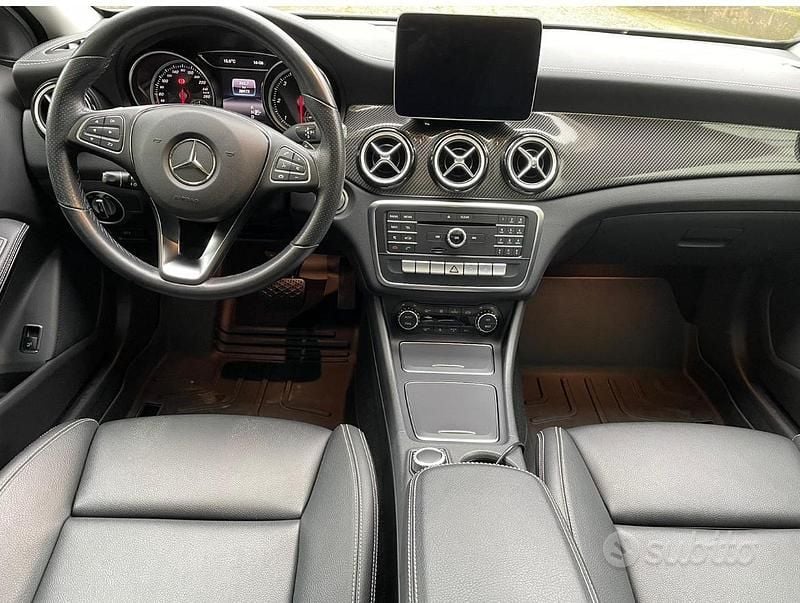 Usata Mercedes GLA200 AMG 170 CV (125 kW) 2019 Bianco SUV