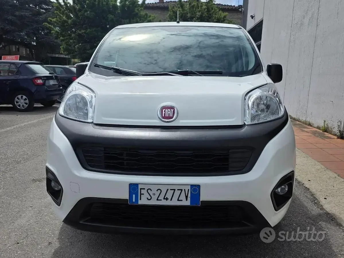 Usata Fiat Qubo Easy 77 CV (56 kW) 2018 Bianco Monovolume