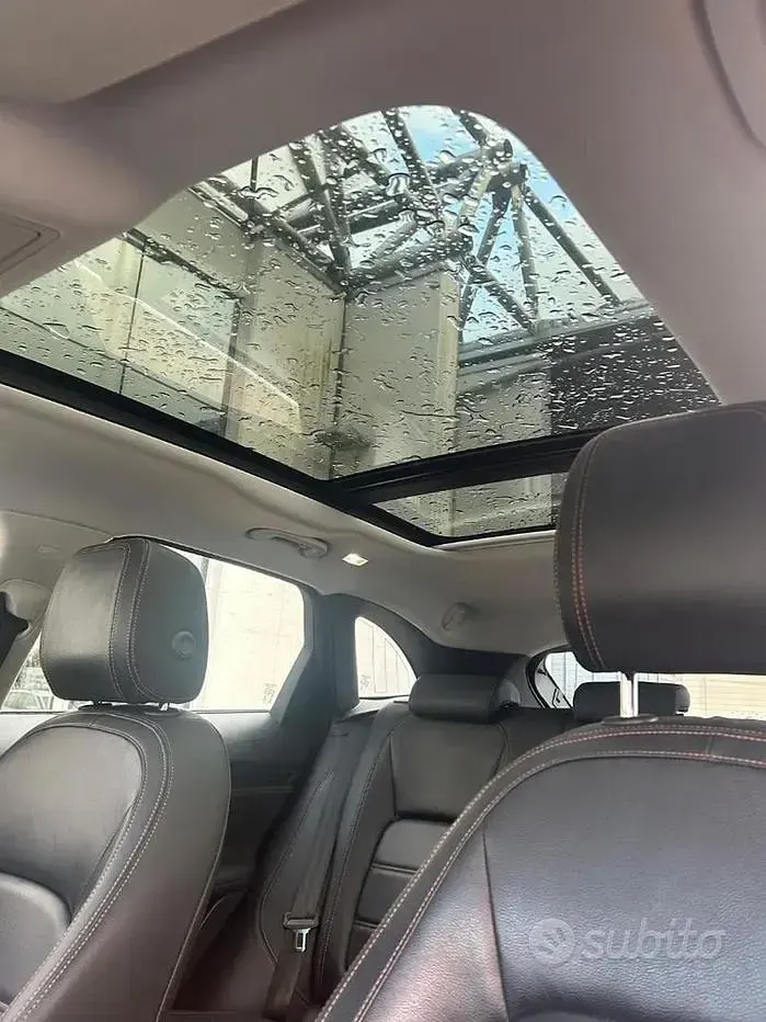 Usata Jaguar F-Pace 180 CV (132 kW) 2016 Bianco SUV