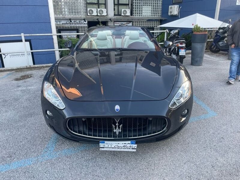 Usata Maserati GranCabrio 439 CV (322 kW) 2011 Nero Cabrio