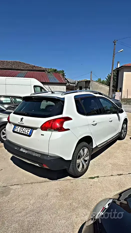 Usata Peugeot 2008 Allure 99 CV (72 kW) 2016 Bianco SUV