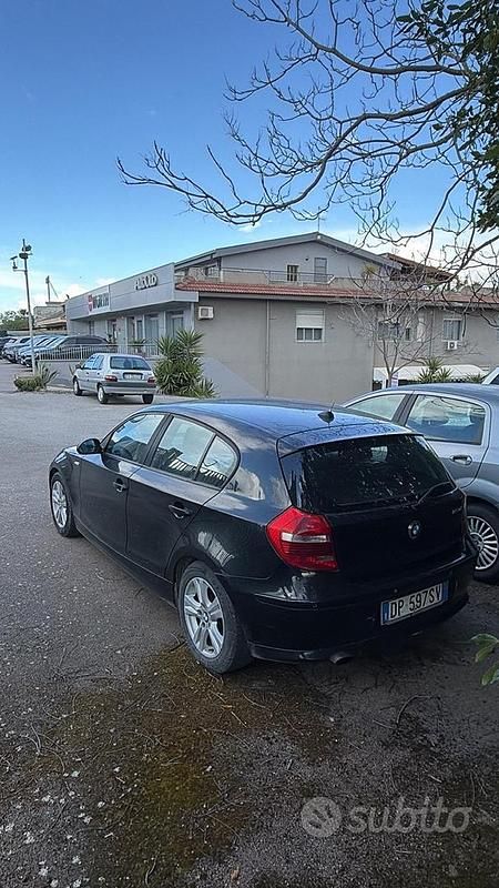Usata BMW 118 143 CV (105 kW) 2008 Nero Utilitaria